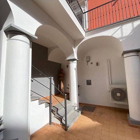 Zara Palace - Tasso Scafati Luaran gambar